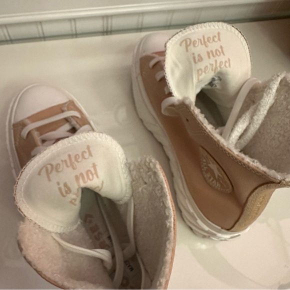 Convers Platform Sherpa Sneakers- NEW - Picture 14 of 14